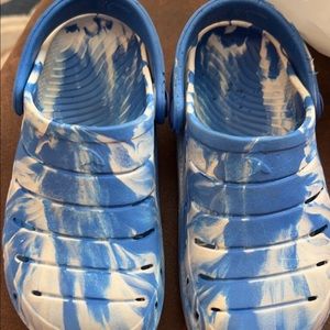 Boys size 10 Rugged Shark “crocs”